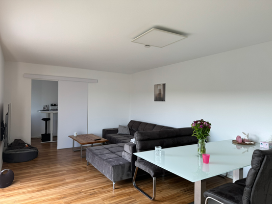 Wohn- und Esszimmer, abgetrenntes Büro