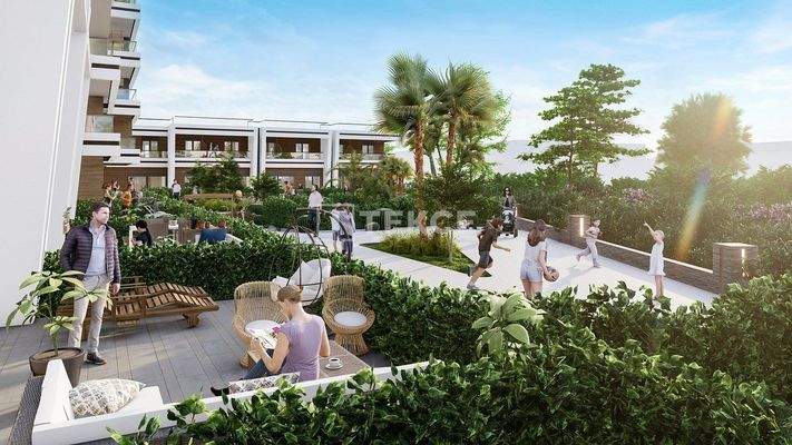 Apartments in a Complex with a Pool in İzmir Karşıyaka