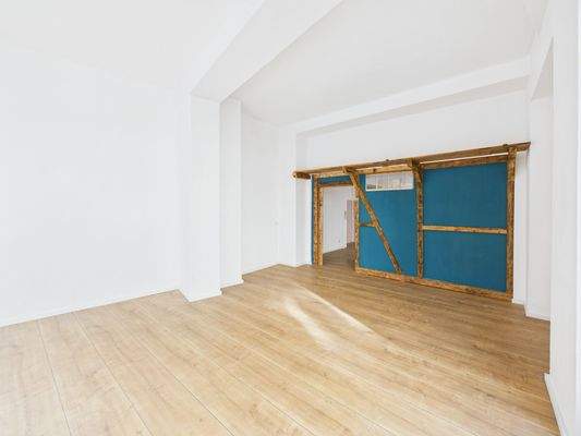 CAM05391G0-PR0035-STILL006