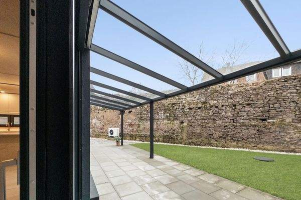 Innenhof entlang Stadtmauer