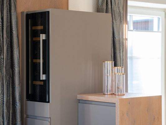 Einbaumöbel mit Weinkühlschrank