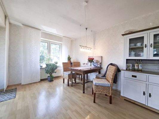 Wohn- und Esszimmer Bild 2