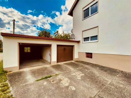 inklusive Doppelgarage + 2x Stellplatz