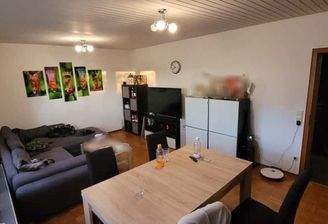 Wohnzimmer mit Essbereich