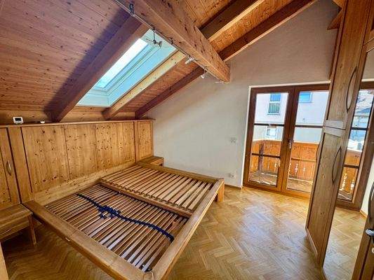 Schlafzimmer mt Balkonzugang