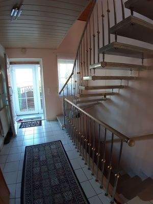 Diele u. Treppenaufg. zur 1. Etage