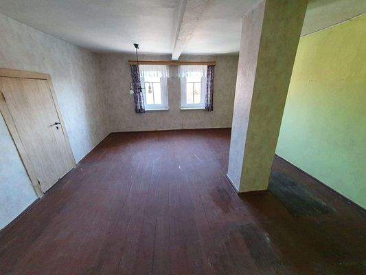 Dachgeschoss - Zimmer 1.jpg