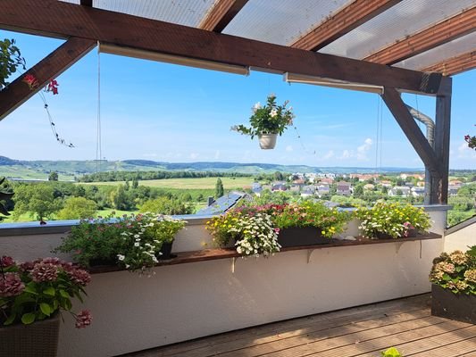 Wohnung Ausblick Balkon.jpg