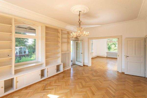 Großzügiger Wohnbereich im Hochparterre