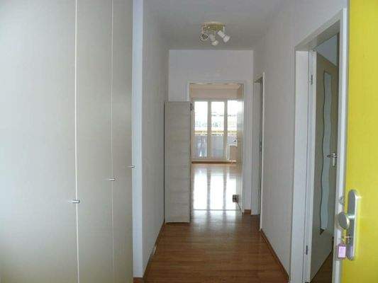 Eingangsbereich mit EBSchrank