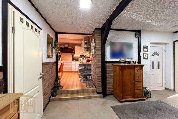 Diele mit Blick zur Küche