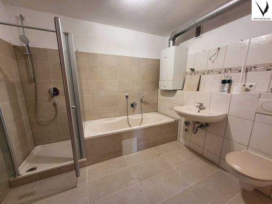 Badezimmer Dusche und WC