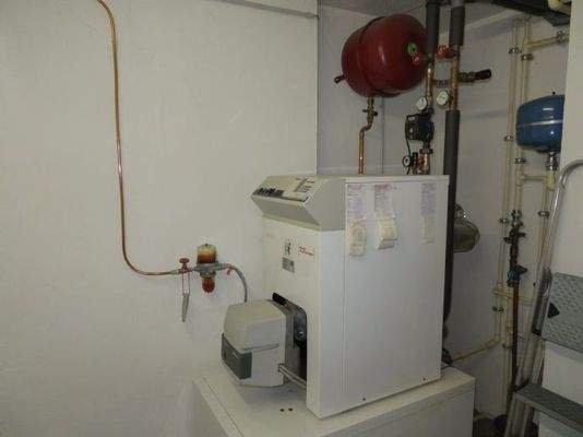 Haus 2: EG - Ölzentralheizung