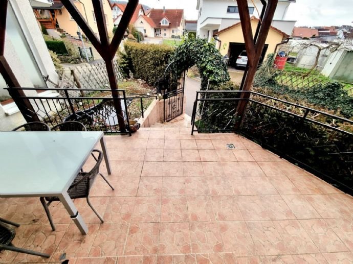 zum Einziehen fertig! Einfamilienhaus mit schöner Terrasse/Garage/Garten in ruhiger Lage bei AA!