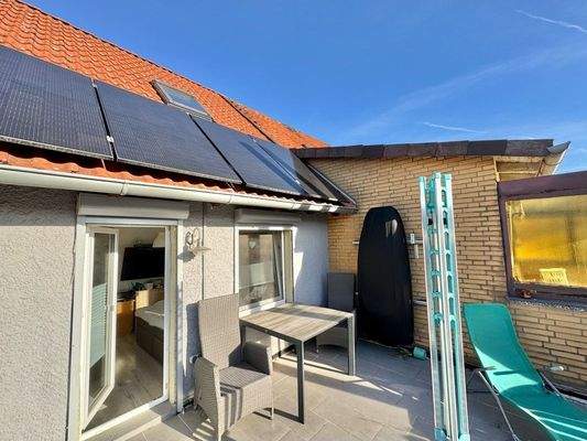 ... eigenem Balkonkraftwerk (OG).