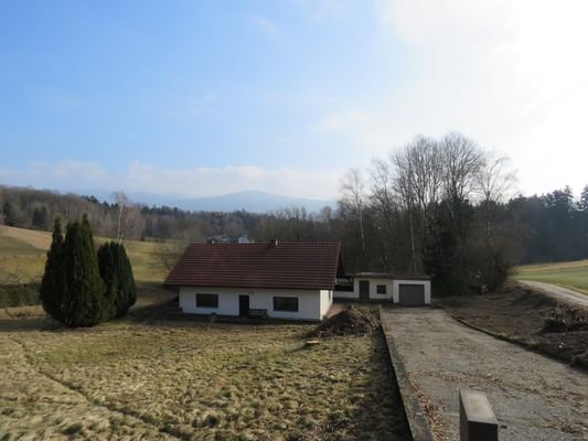 Blick über das Haus zum Ulrichsberg     