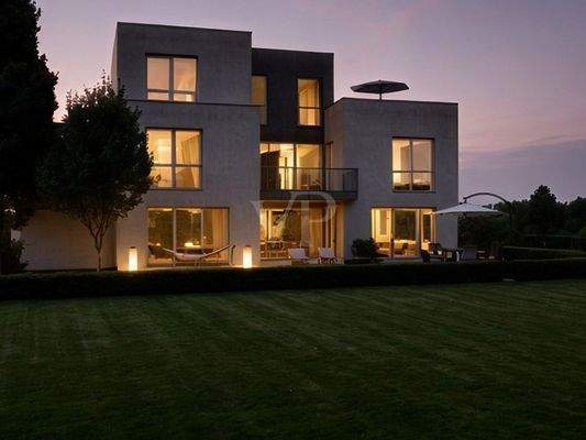 Rükwärtige Ansicht Dämmerung