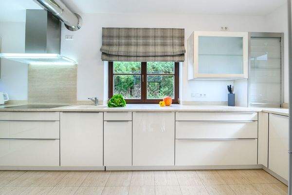 Küche | Blick ins Grüne!