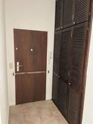 Eingangsbereich mit Einbauschrank