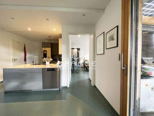 Rechts gehts zum Elterschlafzimmer mit Ankleide und Masterbad