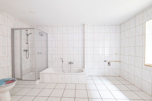 Whg. 1 Badezimmer 