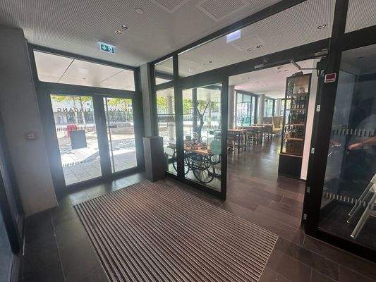 Großzügiger Eingangsbereich