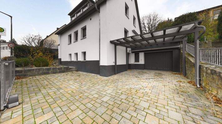 Stellplatz, Carport & Garage