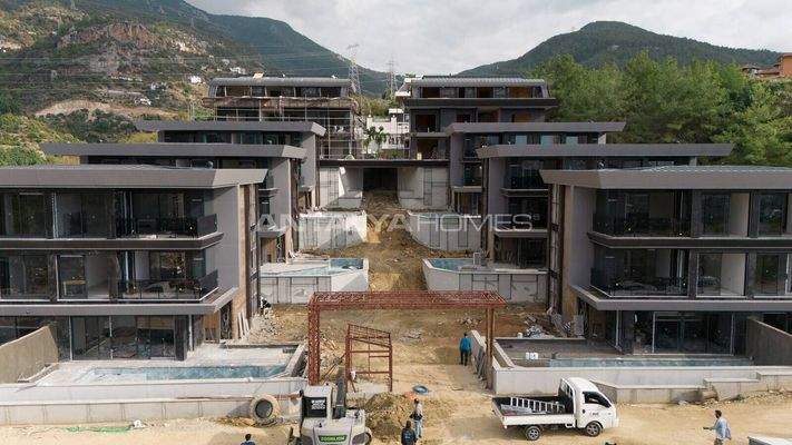 New Triplex Houses with Private Pool in Alanya