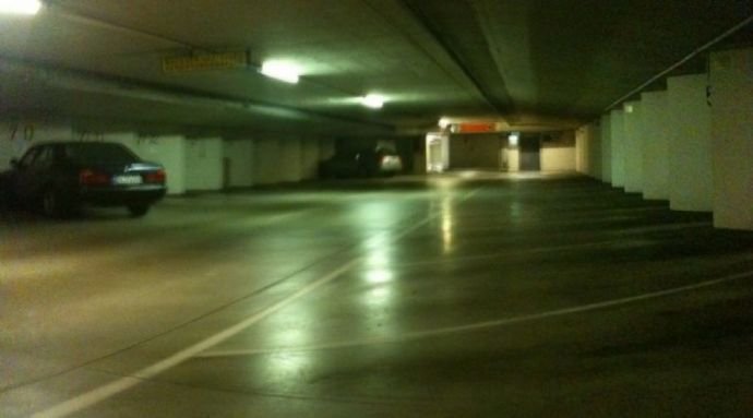 Tiefgarage mit bis zu 200 Stellplätzen