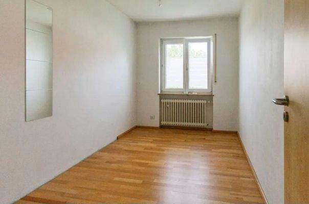 Kinderzimmer o. Büro