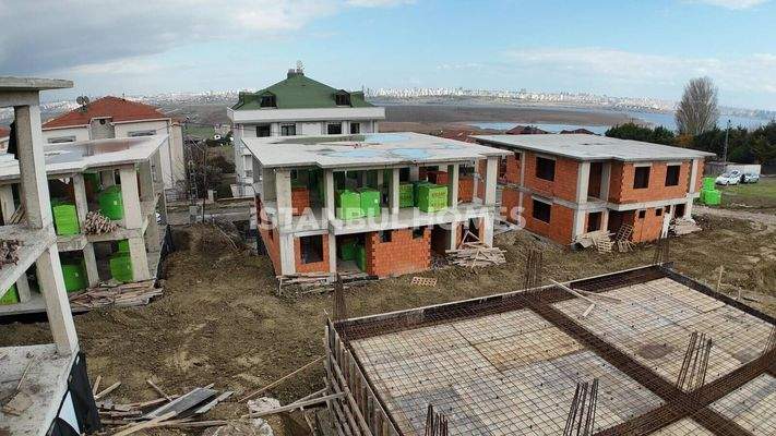 Lake View-Homes with Indoor Parking in Avcılar Istanbul