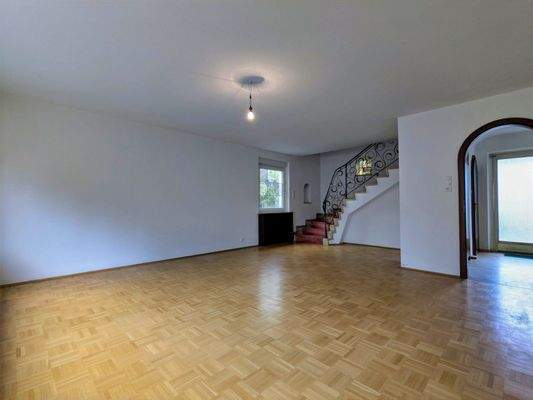 Wohnbereich mit Treppenaufgang