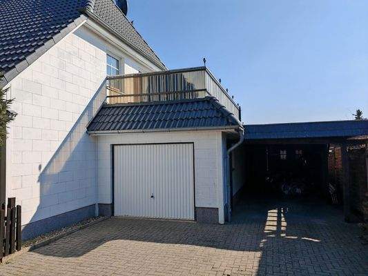 Garage und Carport