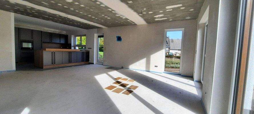 Wohn- Essbereich mit offener Küche 1