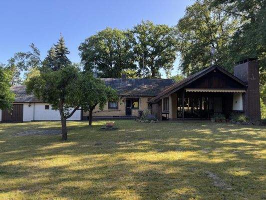 Ansicht vom Garten Richtung Terrasse