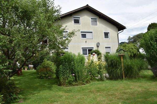 Ostansicht mit Garten