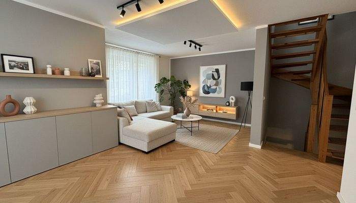 Wohn-/Esszimmer KI-Homestaging