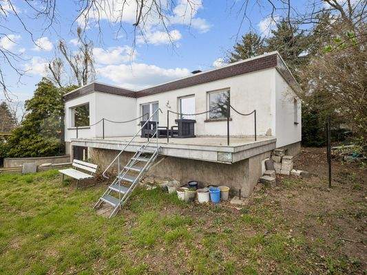 Ansicht mit Terrasse