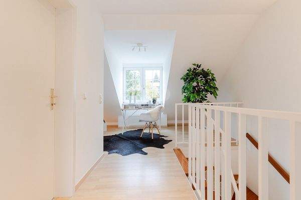 Treppenaufgang mit Blick auf die Galerie