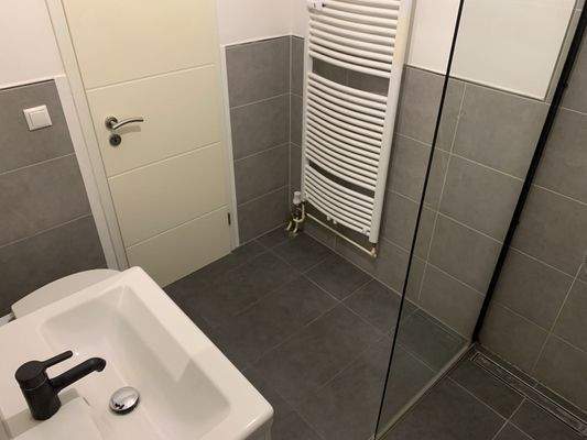 9037KC-20 modernes Duschbad