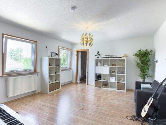 Schlafzimmer im OG mit Ankleidebereich