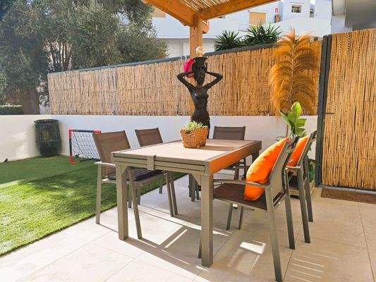 Garden front terrace