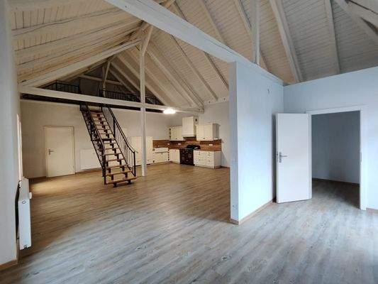 Foto Wohnbereich und Einbauküche 4.jpeg