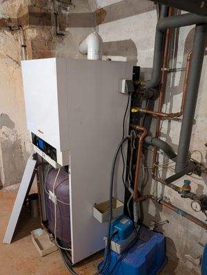 Brennwertheizung Keller