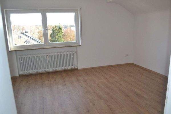 großes Wohnzimmer (Bild 1 v. 3)