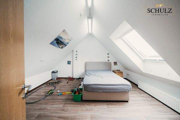 Schlafzimmer DG