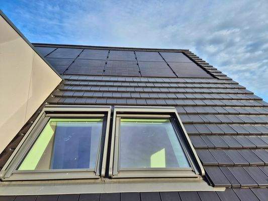 PV-Anlage in Dachhaut integriert