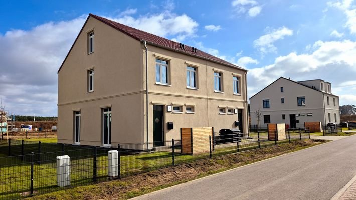 Haus Straßenansicht.jpg