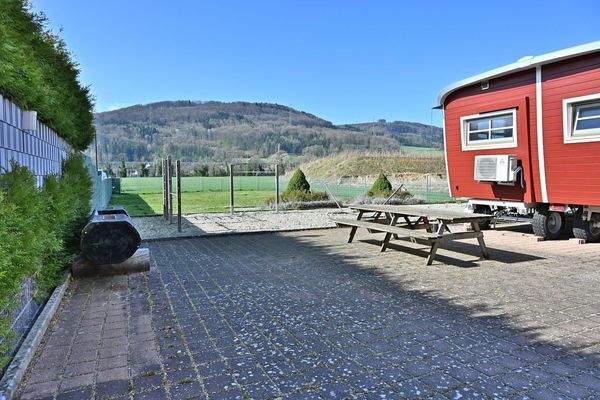 Grundstück hinter der Halle