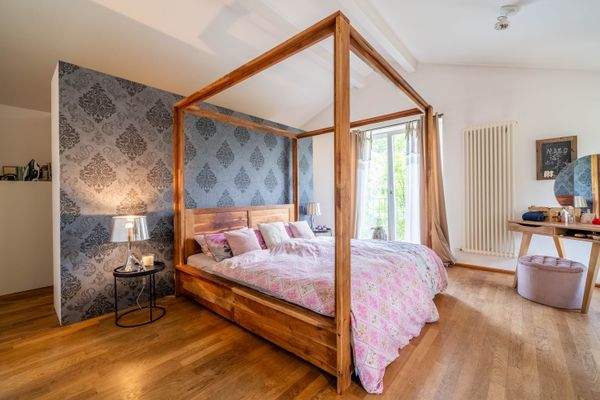 Eltern-Masterbereich mit begehbarem Kleiderschrank